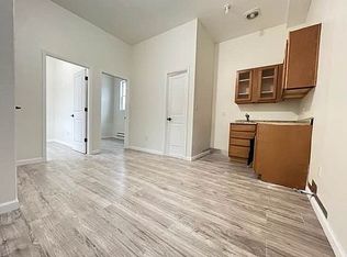 147 Sandford St #1R, Brooklyn, NY 11205