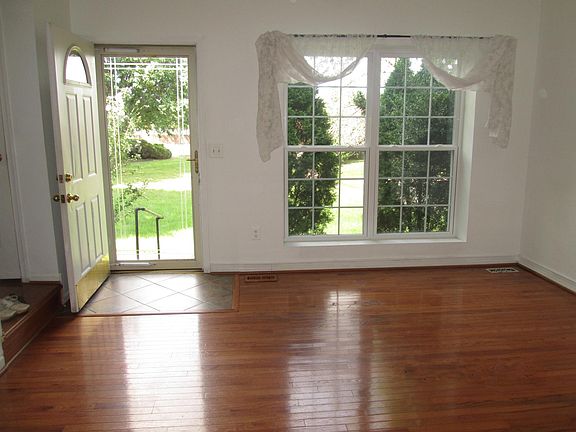 2nd image of 13621 Kristin Pl