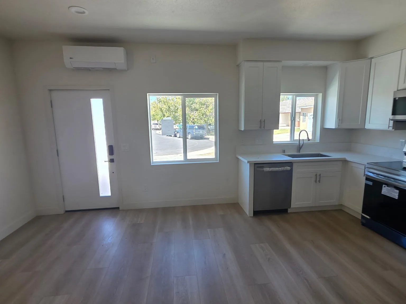 3 bed, 1200 sqft, $3,000 — Photo 4