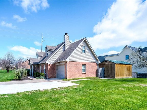 3rd image of 402 Peachtree Rd