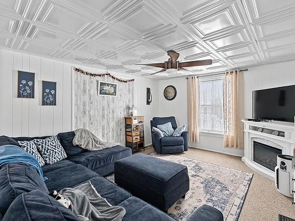 3rd image of 2523 Howard Rd