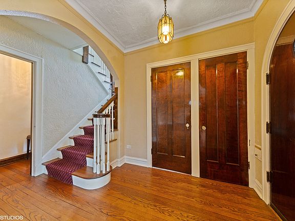 3rd image of 4840 Lawn Ave