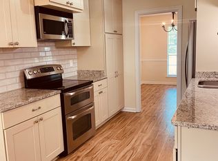 118 Hampshire Rd, Savannah, GA 31410