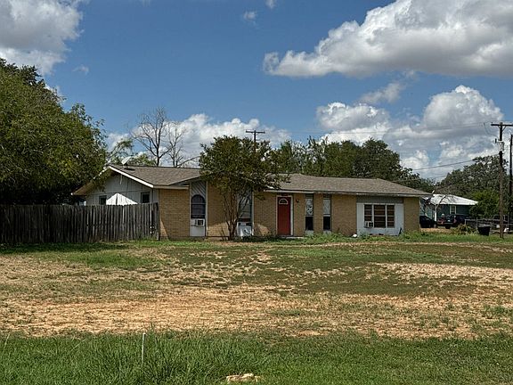 3rd image of 200 S Jamison Dr