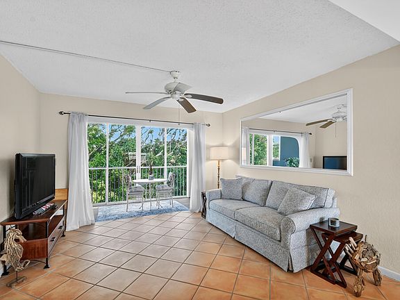 5th image of 1810 New Palm Way #415