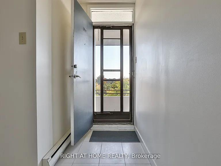 35 Sunny Glenway #302 — Photo 3