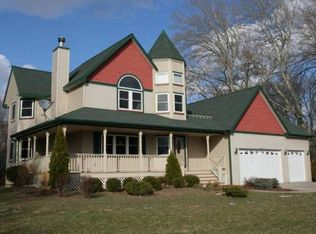 39334 Bloomfield Rd, Burlington, WI 53105