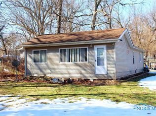 141 Medbury Rd, Holland, OH 43528