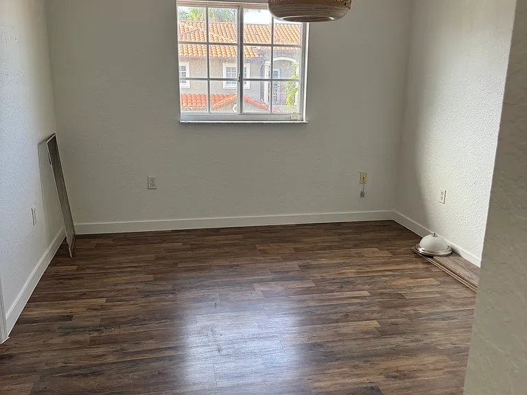 16825 NW 14th Ave — Photo 10
