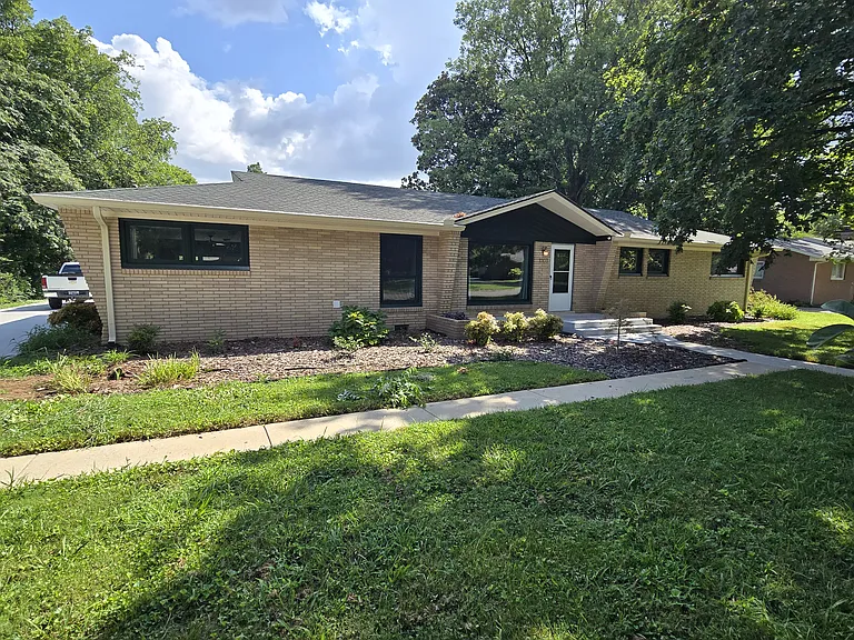 1003 Greenhill St — Photo 3