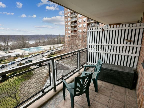 4th image of 5700 Arlington Ave APT 6J