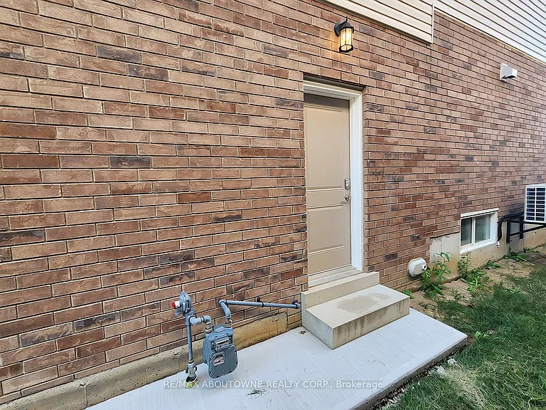 203 Rockledge Dr #LOWER — Photo 2