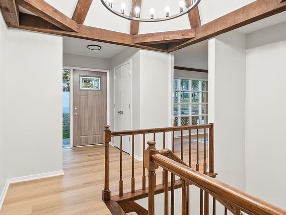 4th image of 207 Forest Dr