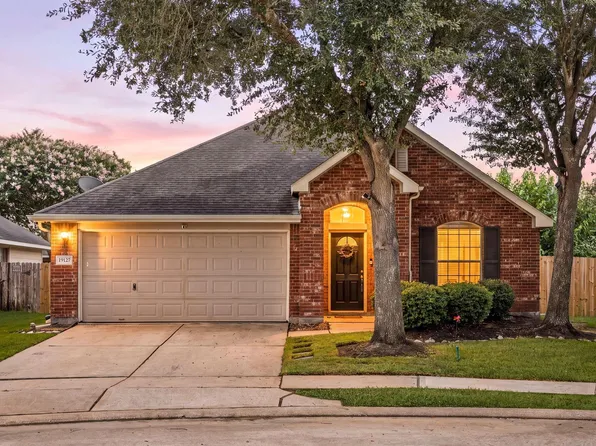 19127 Field Cottage Ln, Richmond, TX 77407