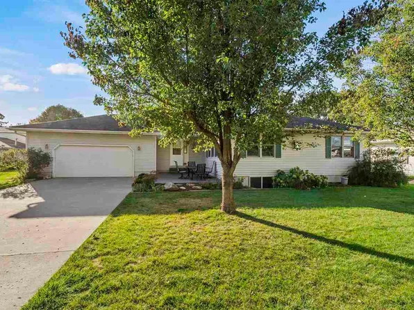 1609 N Iowa Ave, Washington, IA 52353