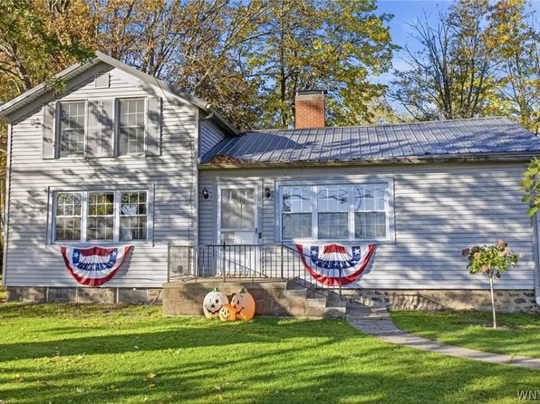 6240 Albion Rd, Oakfield, NY 14125