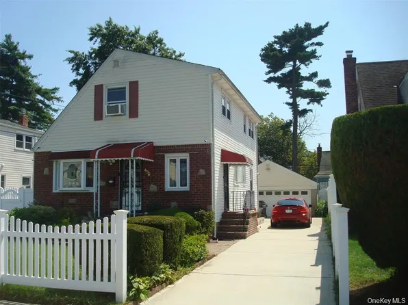 (undisclosed Address), Uniondale, NY 11553