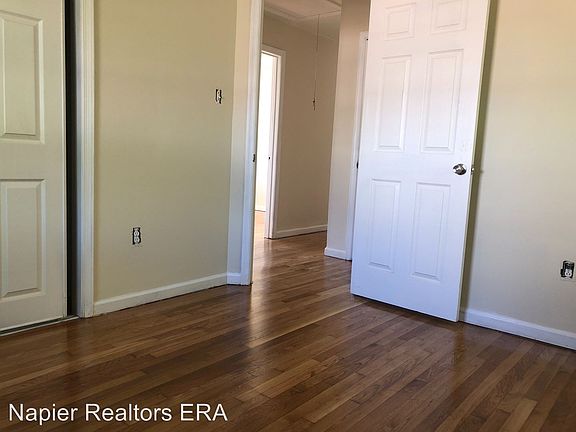 2nd image of 2409 Mimosa St