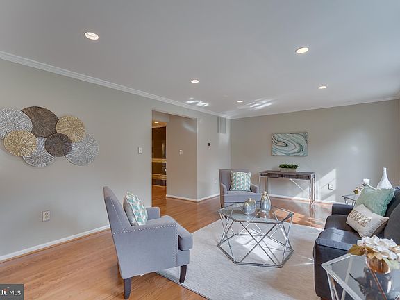 5th image of 8852 Glenridge Ct