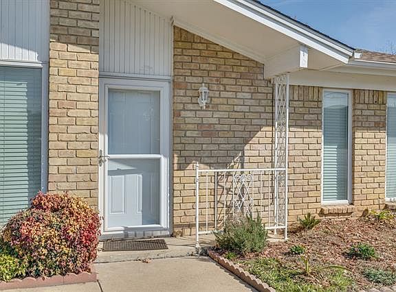 2nd image of 2058 Shady Brook Dr