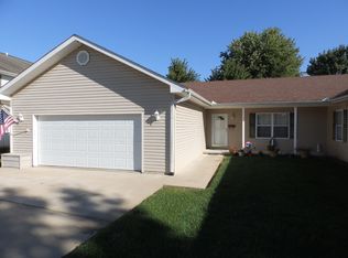 3A Dove Ln, Pittsfield, IL 62363