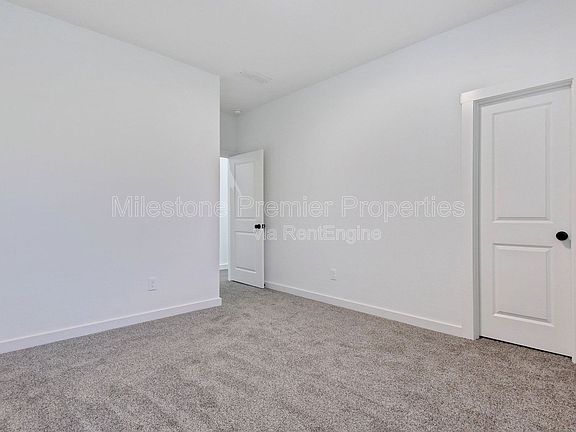 5th image of 718 W Texas St #1