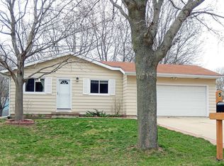 5 Weeping Birch Cir, Madison, WI 53704
