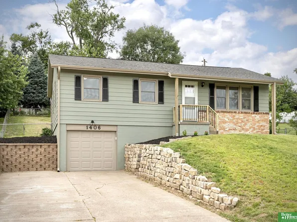 1406 Betz Rd, Bellevue, NE 68005