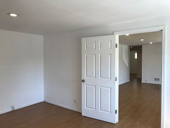 5th image of 10606 47th Ave SW