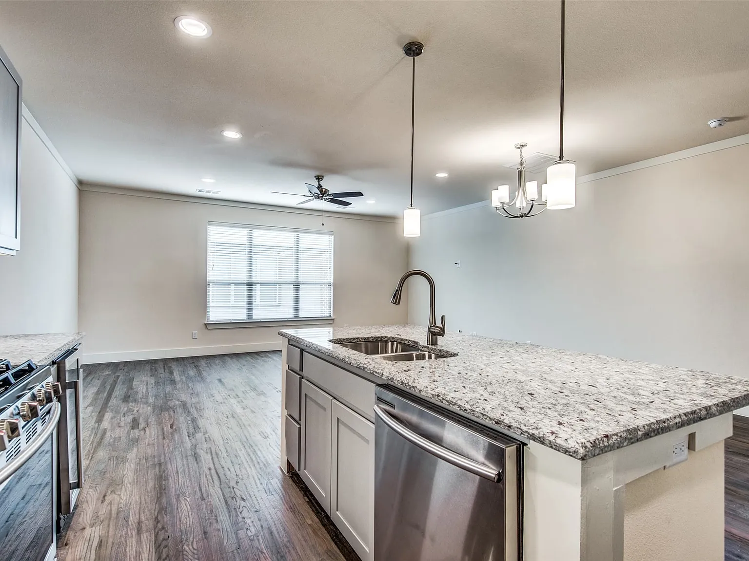 4316 Hartford St — Photo 3