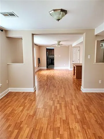 3 bed, 1.0 bath, 1350 sqft, $1,850 — Photo 2