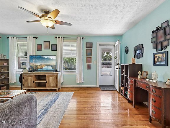 3rd image of 4833 POST Street