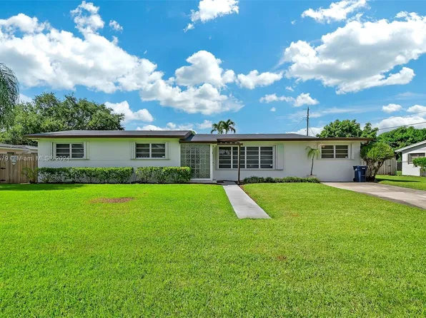 9280 SW 165th St, Palmetto Bay, FL 33157