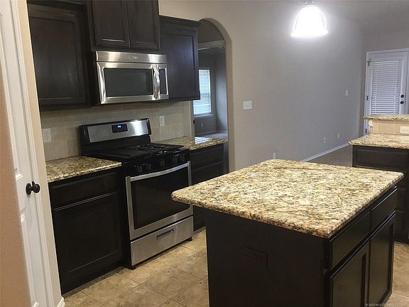 3rd image of 9049 S 253 East Ave