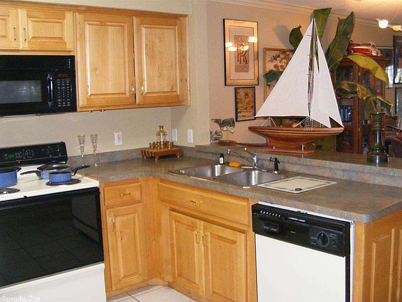 3rd image of 472 Catherine Park Rd