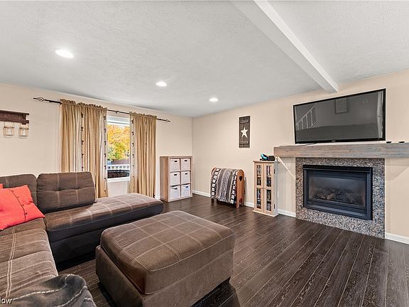 5th image of 4615 Baywood Dr