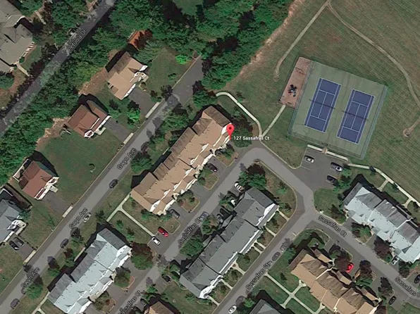 127 Sassafras Ct, North Brunswick, NJ 08902