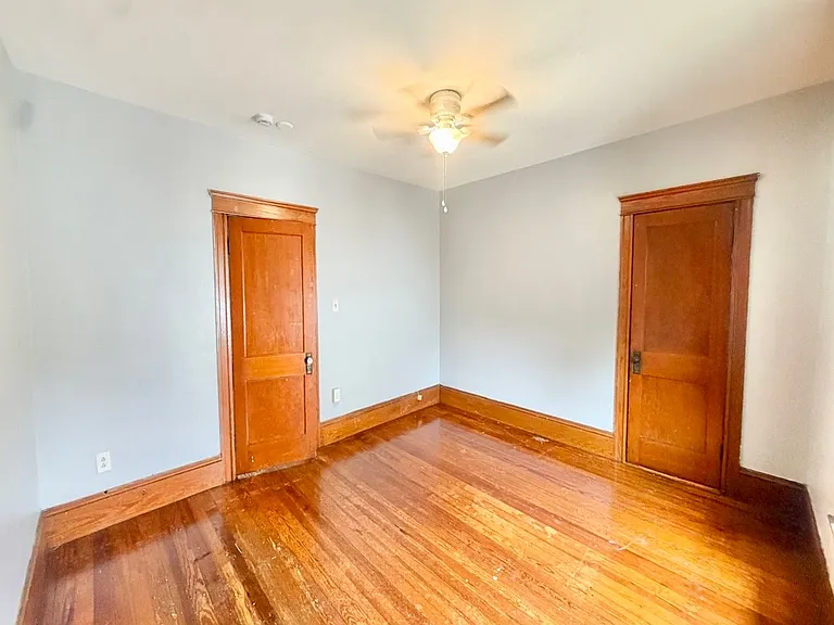 212 Welles Street — Photo 14
