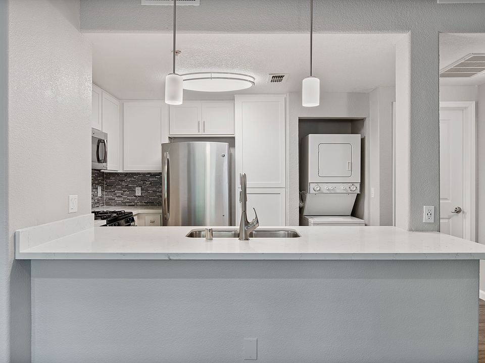 Upgraded Kitchens at Ascent at the Galleria in Roseville, California