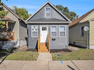 1037 Ames St, Hammond, IN 46320