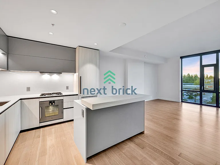 889 Avenue Sq NE #303 — Photo 3