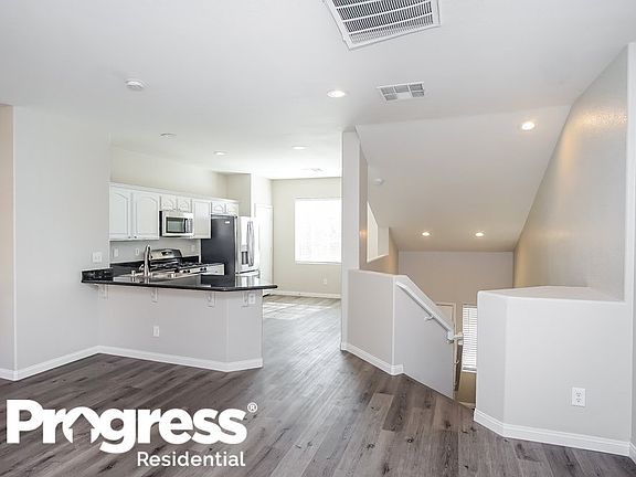 5th image of 6426 Wild Chive Ave
