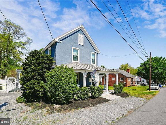 3rd image of 209 Rice St
