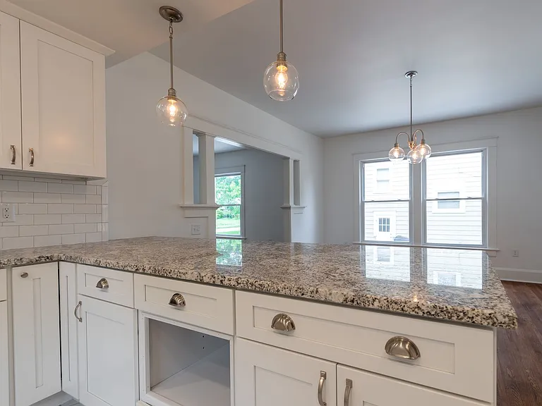 528 E Normal St — Photo 13