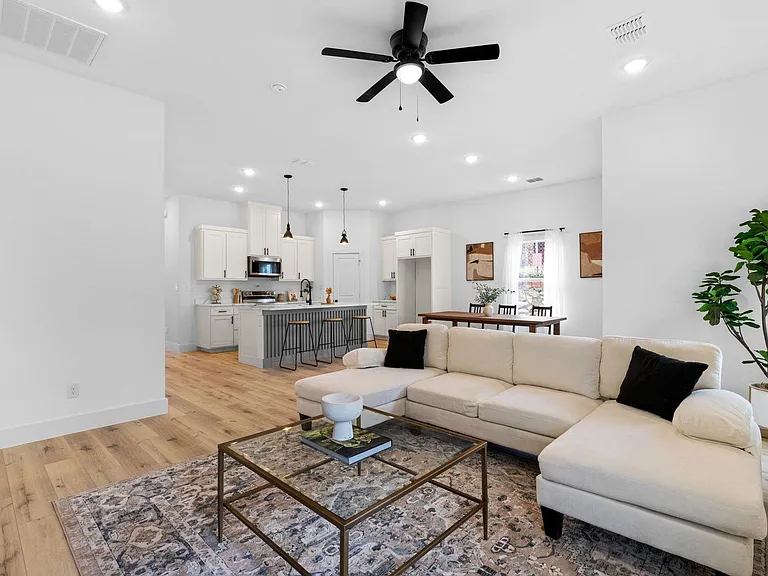 5516 Helmick Ave — Photo 3