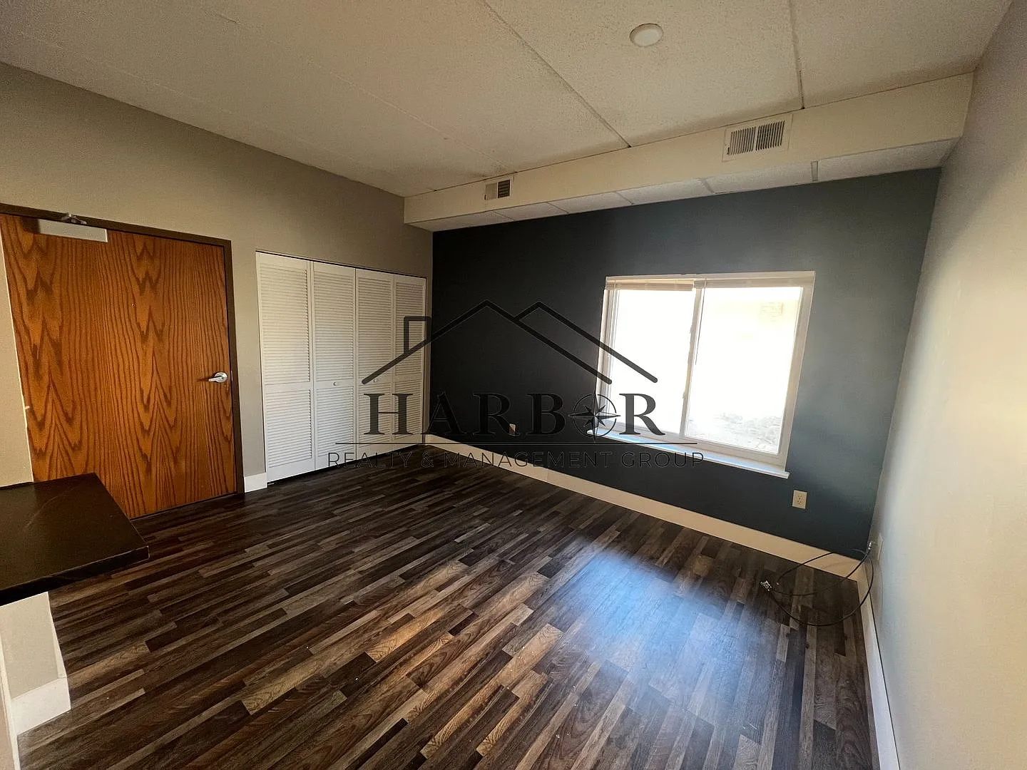 Oak Tree Flats — Photo 2