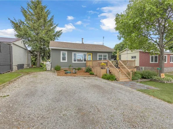 11 Cove Ln, Norfolk County, ON N0E 1M0