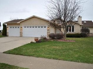 121 Lynne Trl, Oregon, WI 53575