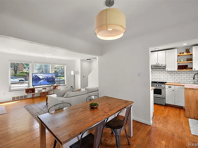 1065 Wimbleton Dr — Photo 10