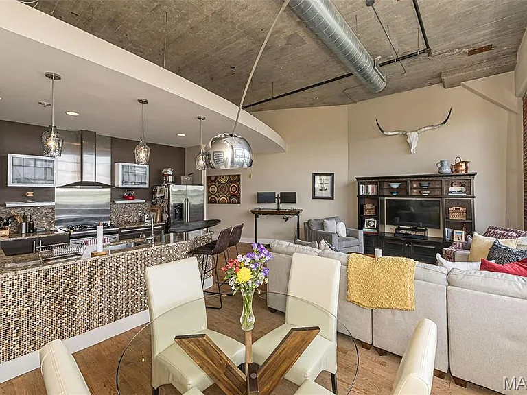 4100 Forest Park Ave #501 — Photo 9